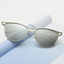 Load image into Gallery viewer, Summer Style