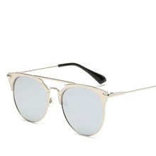 Load image into Gallery viewer, Lux Vintage Round Sunglasses